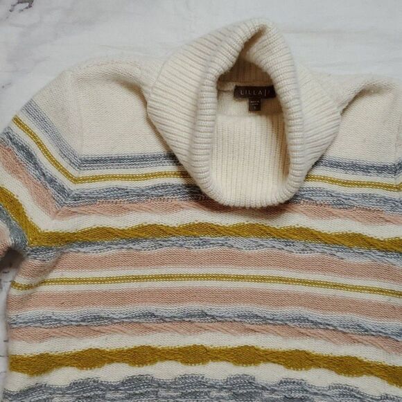 Lilla P Full Sleeve Textured Turtleneck Sweater - Picture 3 of 5